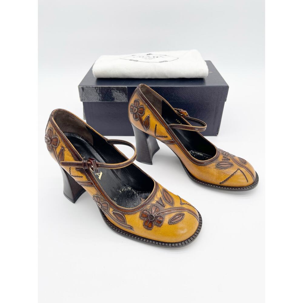 Prada Fall 1996 Runway Floral Appliqué Antiqued Leather Mary Jane Heels IT 37.5 - Picture 2 of 16